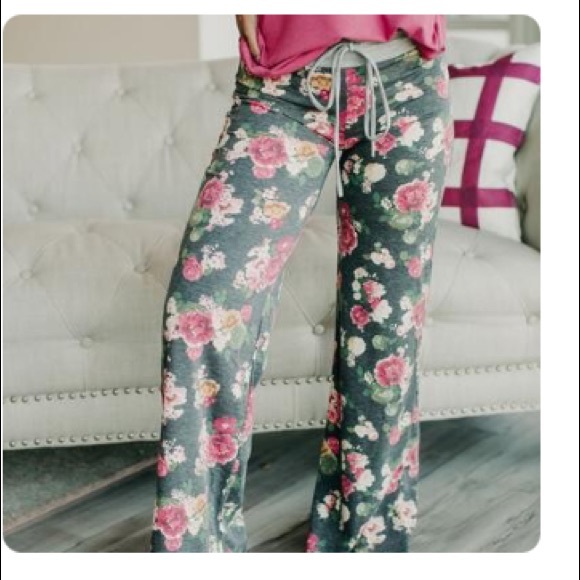 mindy mae market Other - Mindy Mae Market Wide Leg Floral Comfs
